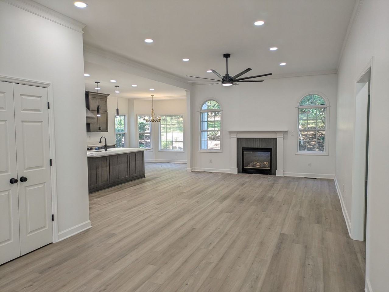 209 Harbor Landing Dr - Photo 6 of 29