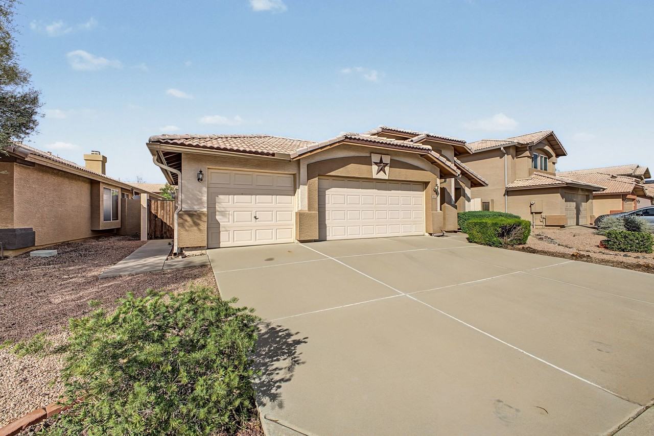 1440 E Gary Dr - Photo 3 of 38