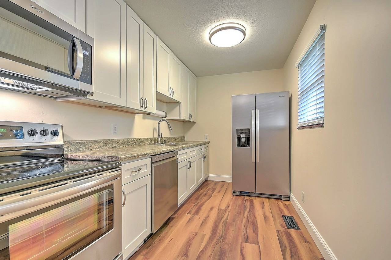 1314 Baldridge Dr - Photo 4 of 28
