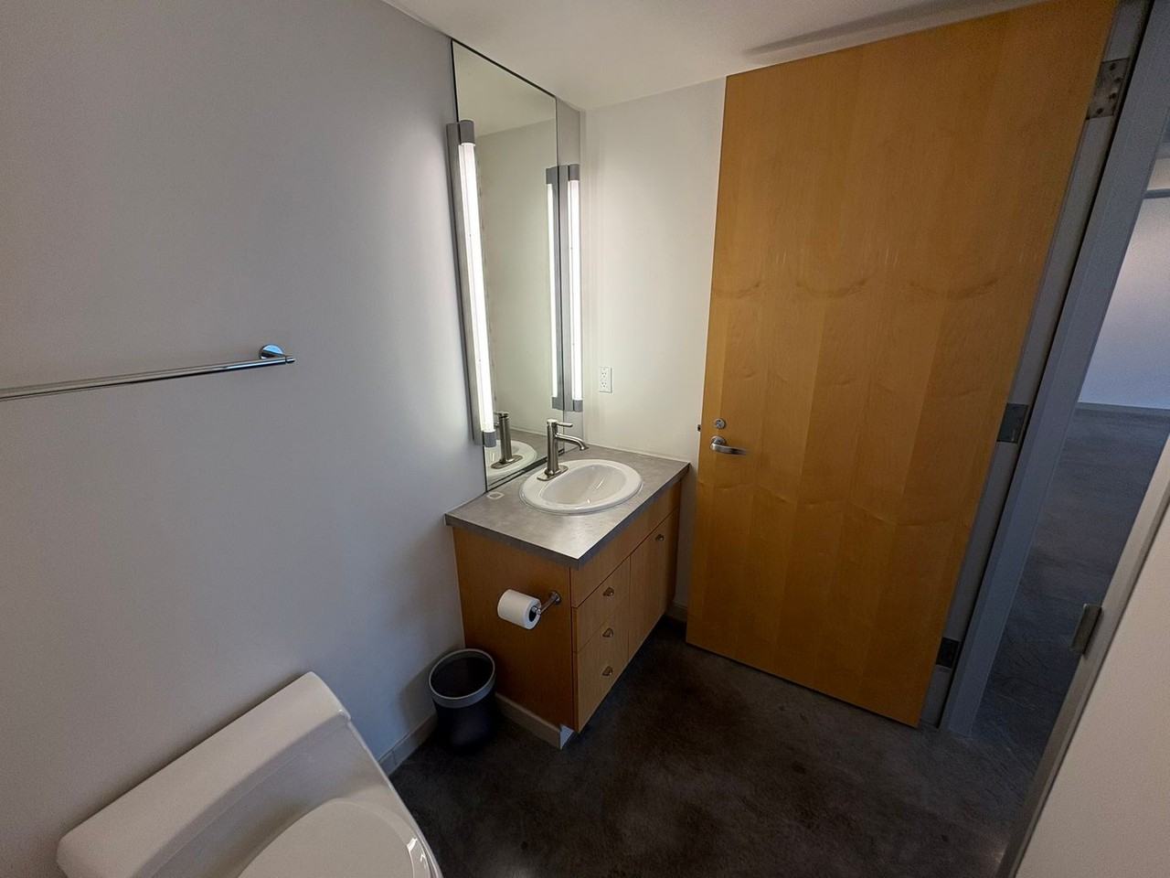 221 E College St #808 - Photo 6 of 16