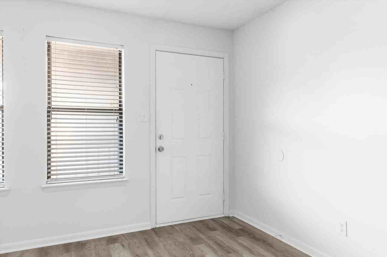 8530 Tidewater Dr - Photo 7 of 23