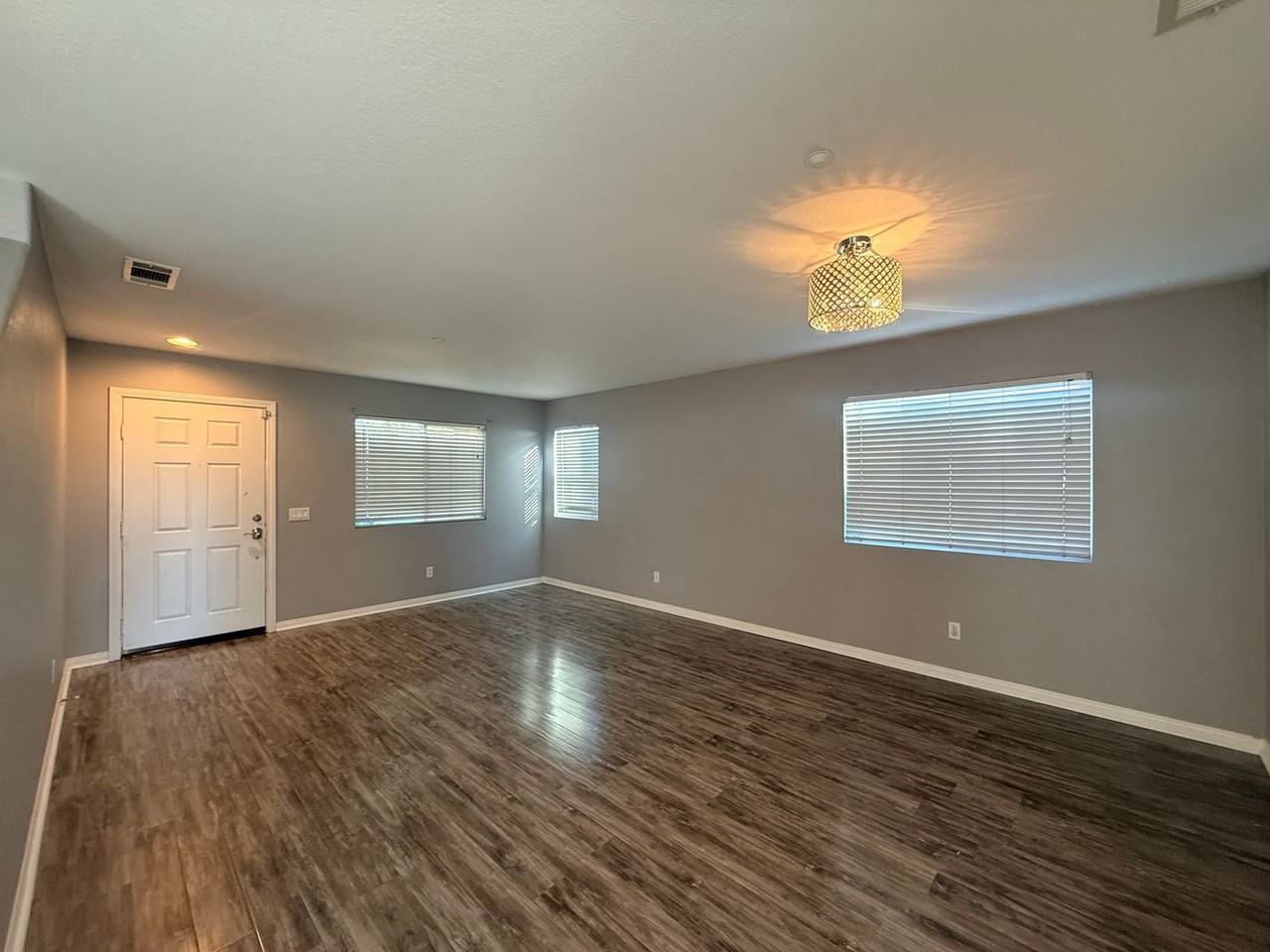 9297 San Rafael Arcangel Ln - Photo 4 of 37