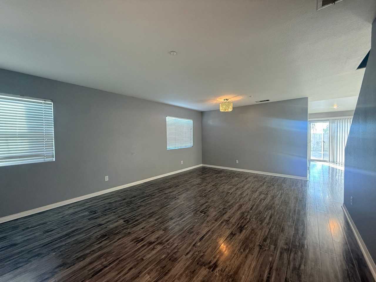 9297 San Rafael Arcangel Ln - Photo 5 of 37