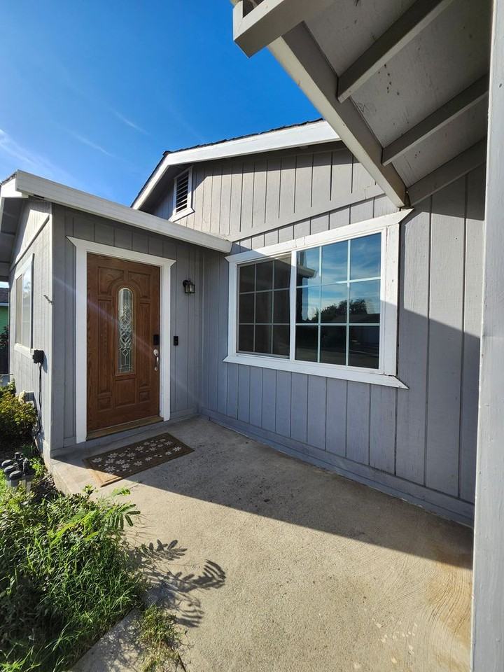 10452 Hall Dr - Photo 3 of 23