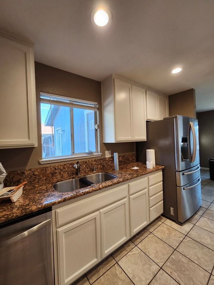 10452 Hall Dr - Photo 5 of 23