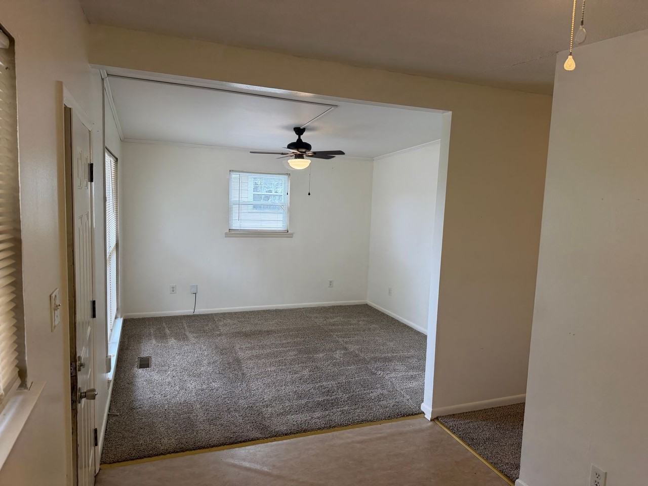 910 Rocky St - Photo 2 of 11