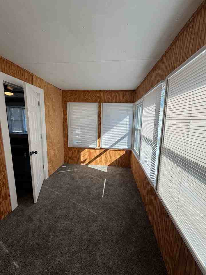 2001 N Hollywood Ave - Photo 4 of 9