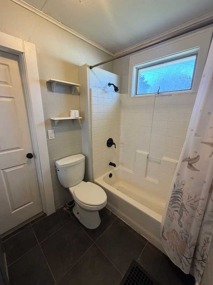 2001 N Hollywood Ave - Photo 6 of 9