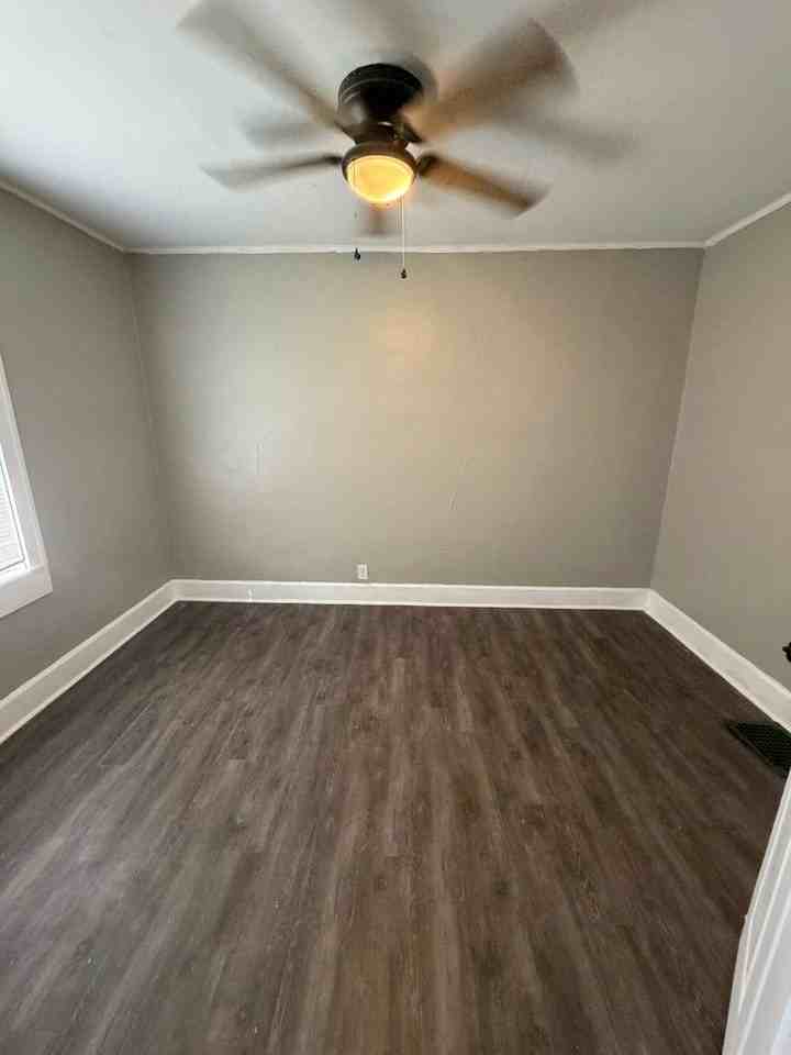 2001 N Hollywood Ave - Photo 7 of 9