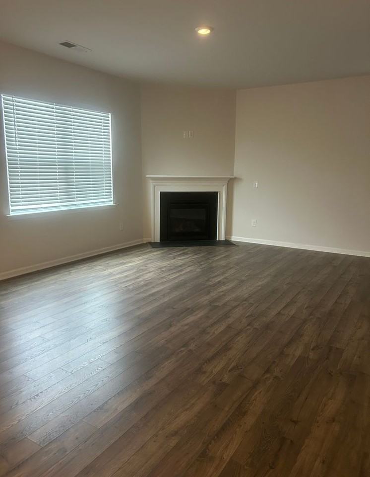 215 Milford Pines Dr - Photo 4 of 14