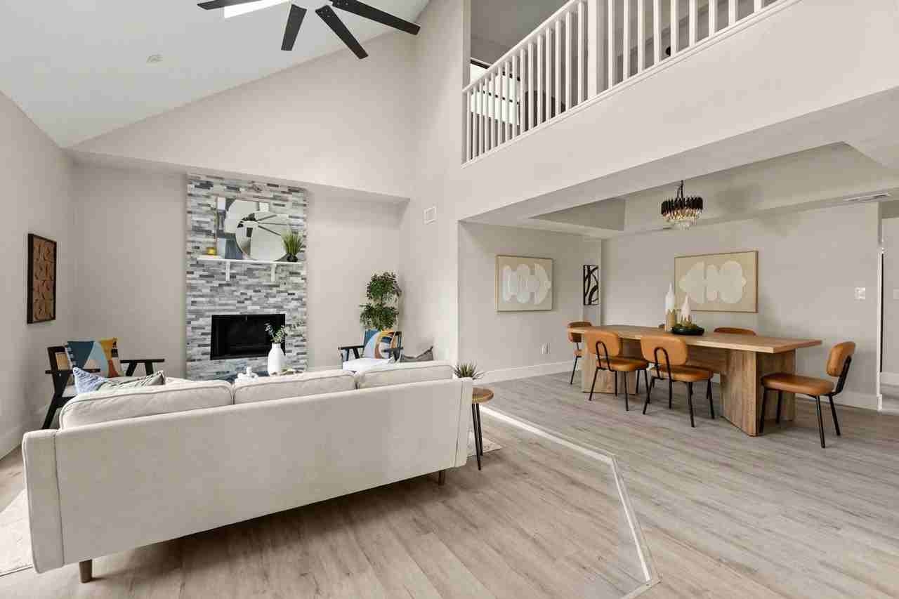 1540 Stone Trl - Photo 4 of 39