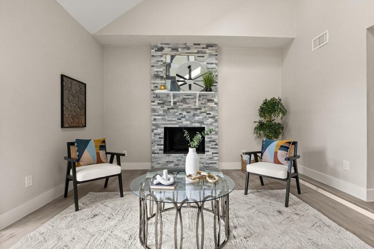 1540 Stone Trl - Photo 5 of 39