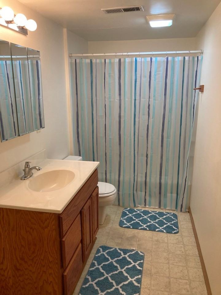 337 Sunset Dr - Photo 3 of 10
