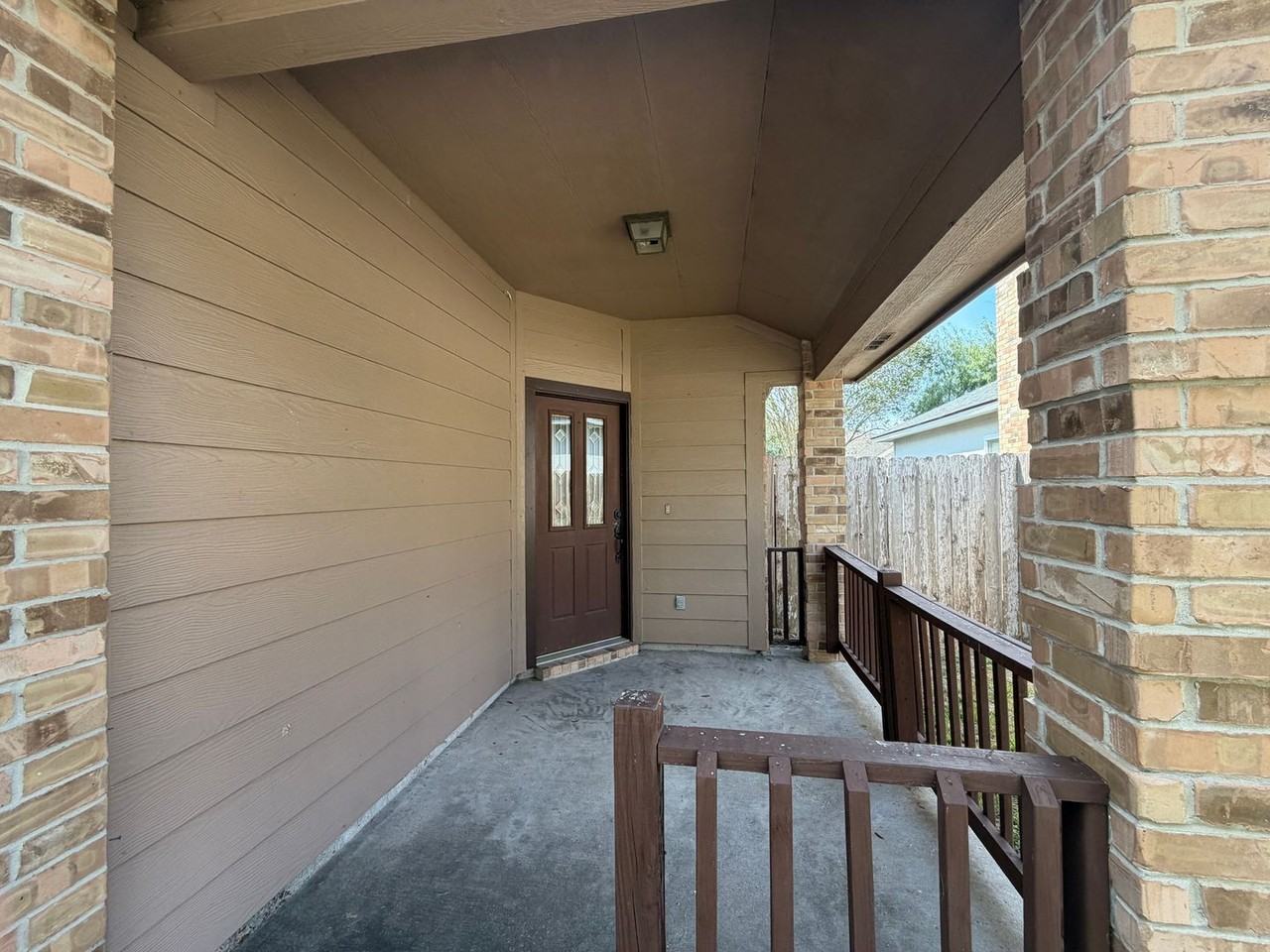 6605 Fenwick Dr - Photo 2 of 29