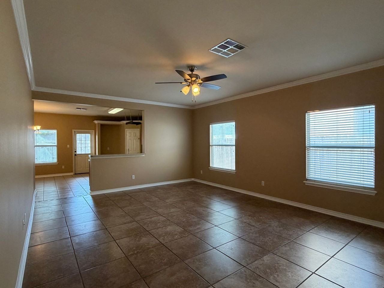 6605 Fenwick Dr - Photo 4 of 29