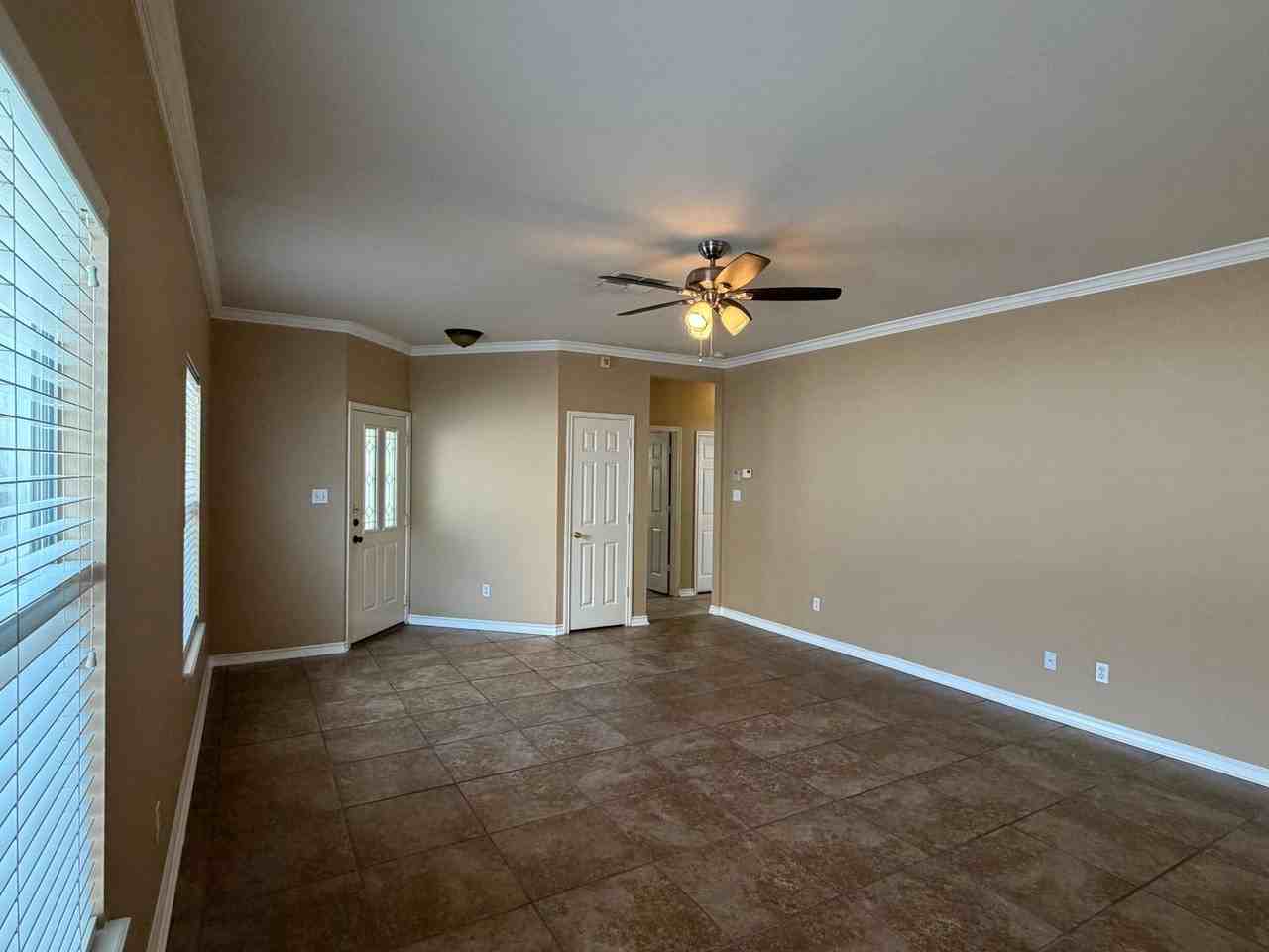 6605 Fenwick Dr - Photo 5 of 29
