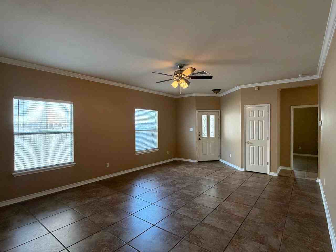 6605 Fenwick Dr - Photo 6 of 29