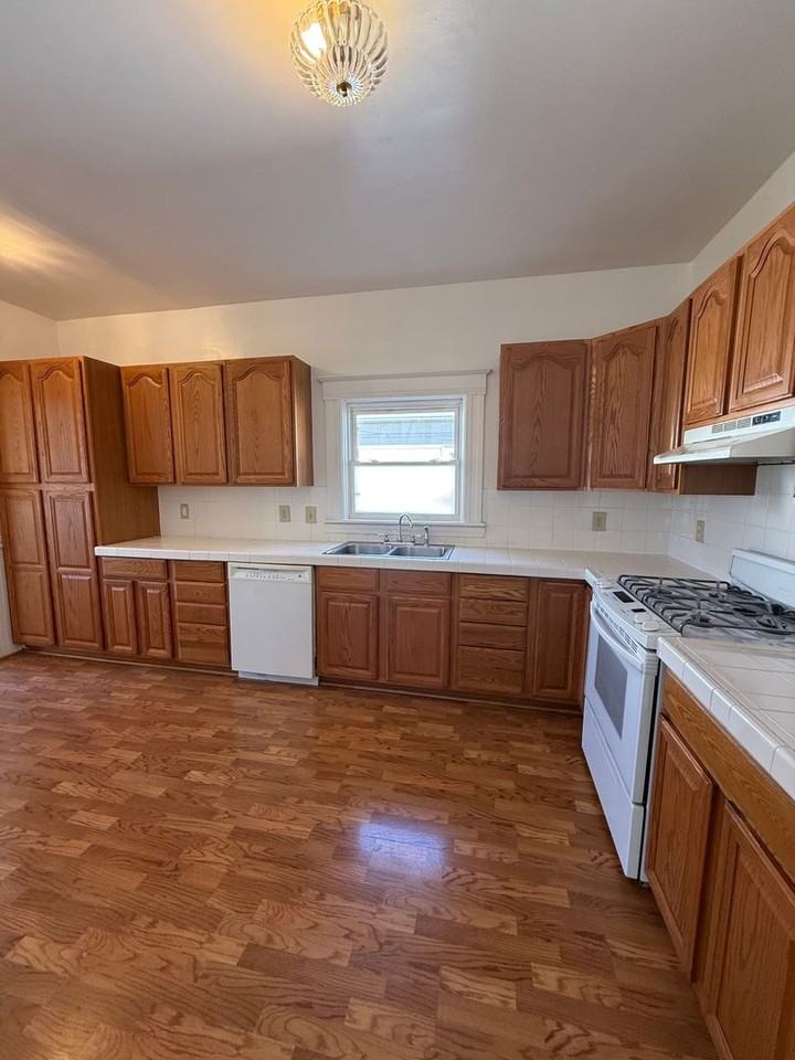 1517 19th Ave - Photo 4 of 16