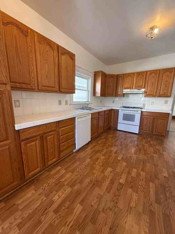 1517 19th Ave - Photo 6 of 16