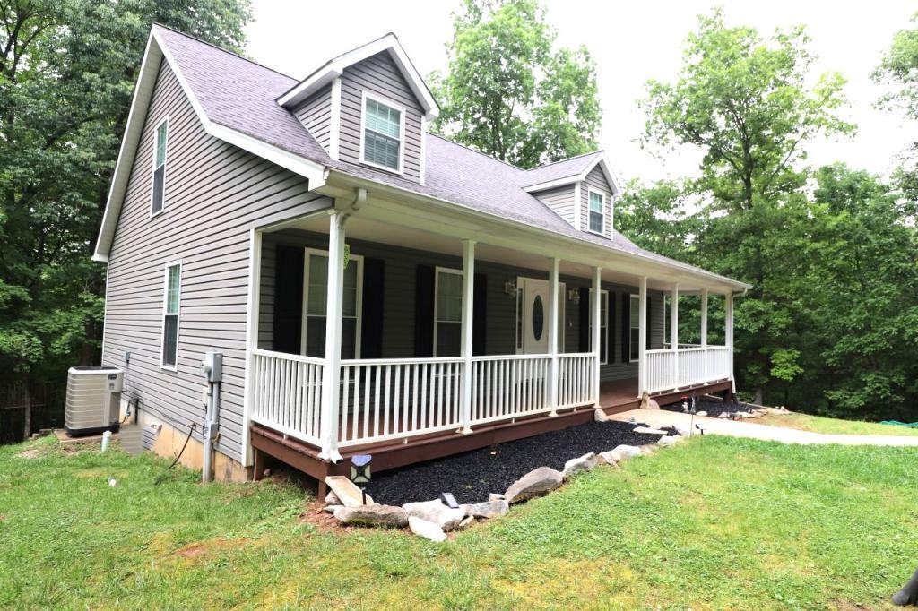 140 Pine Needle Ln - Photo 3 of 16