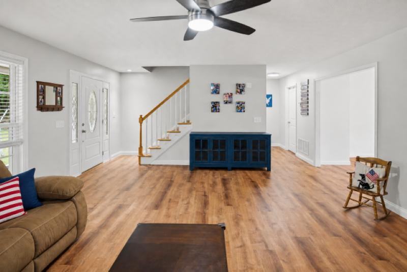 140 Pine Needle Ln - Photo 5 of 16