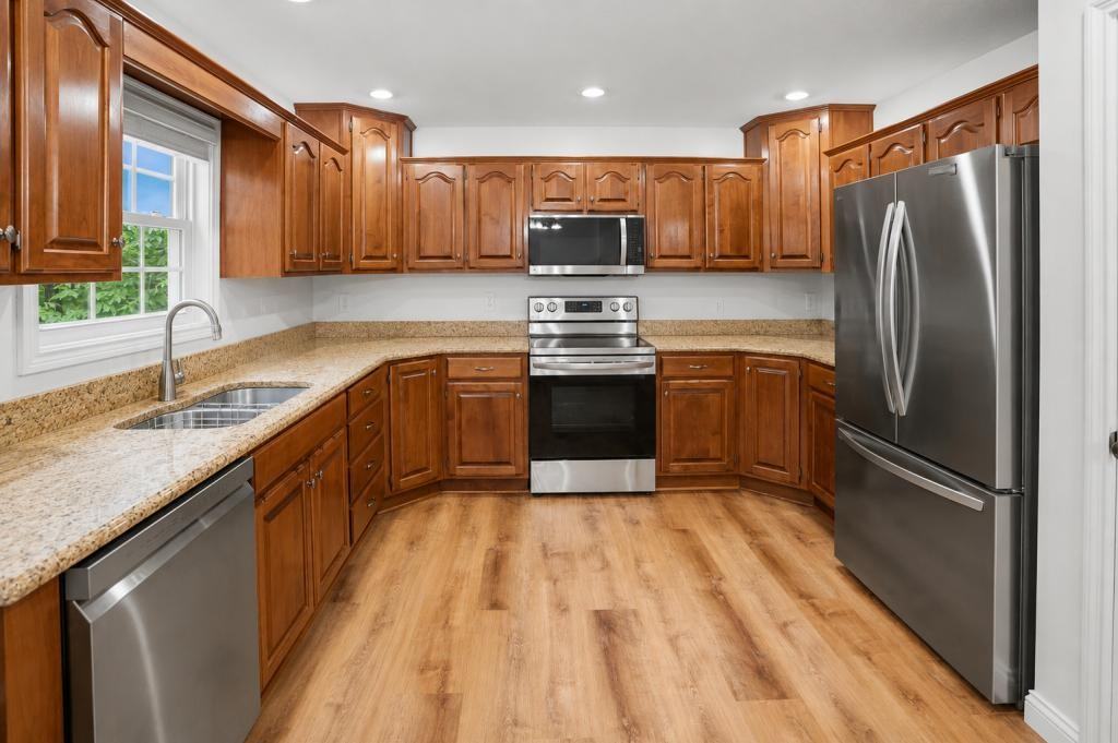 140 Pine Needle Ln - Photo 7 of 16