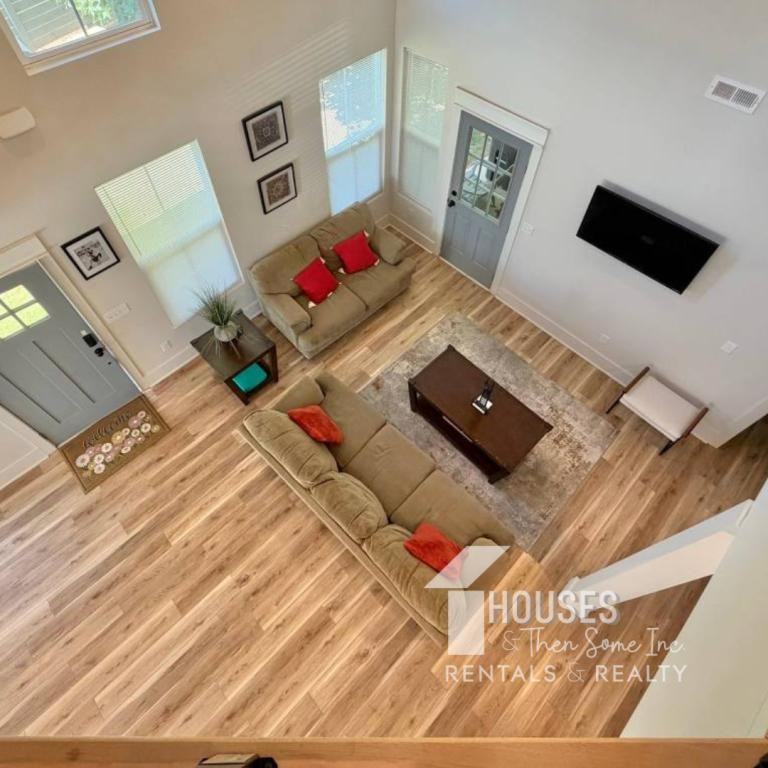 233 Marshland Ln - Photo 7 of 21
