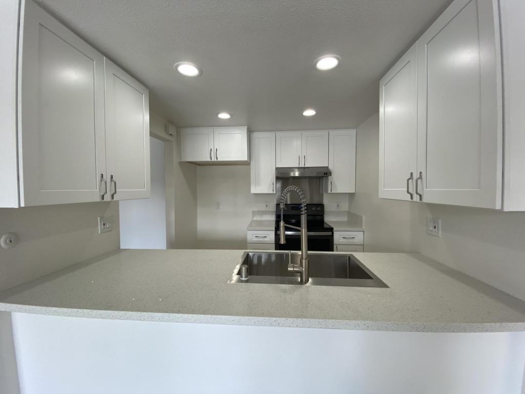 180 N Richmont Dr - Photo 2 of 7