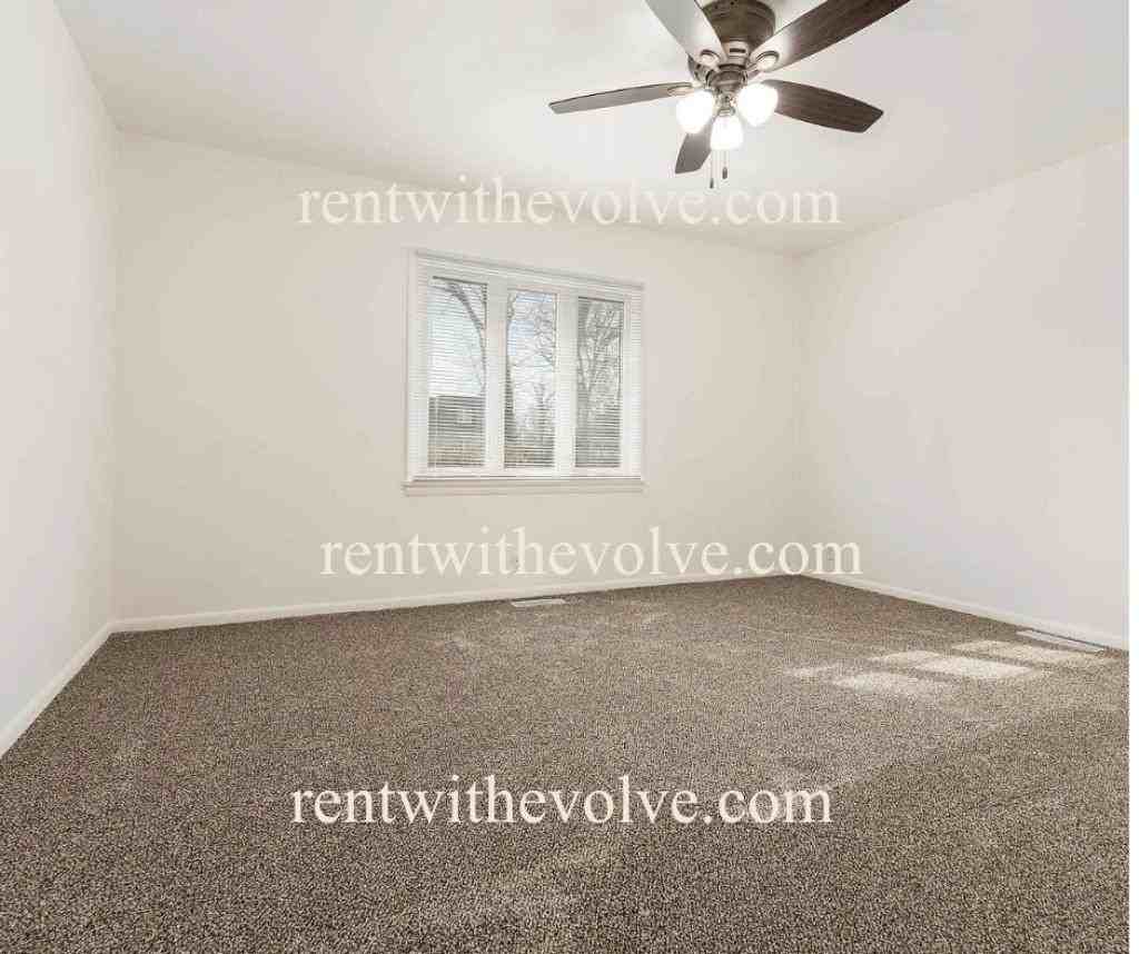 2313 W Audubon Dr - Photo 7 of 10