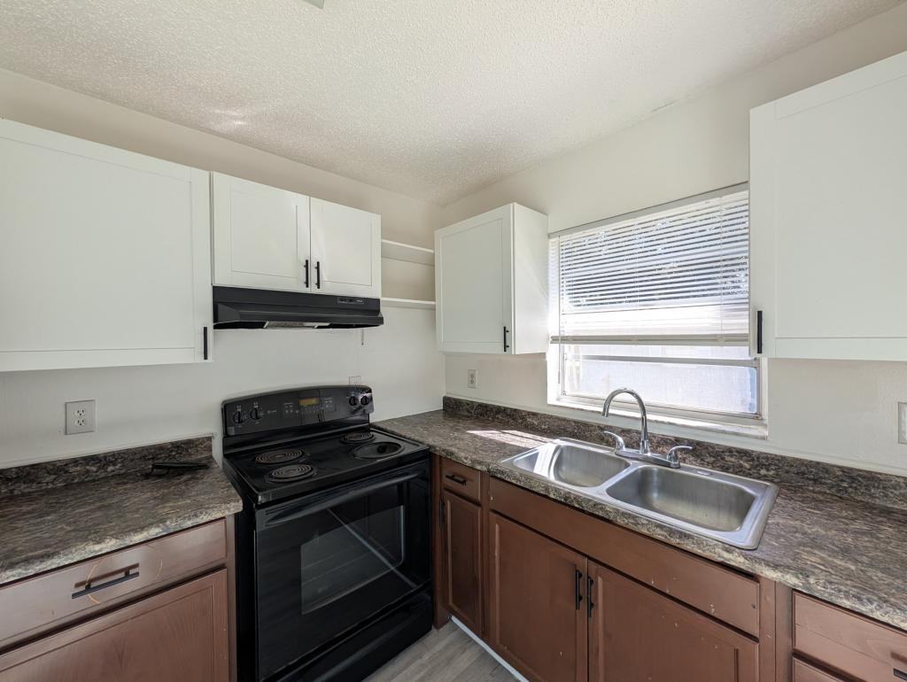 14815 N 20th St - Photo 4 of 13