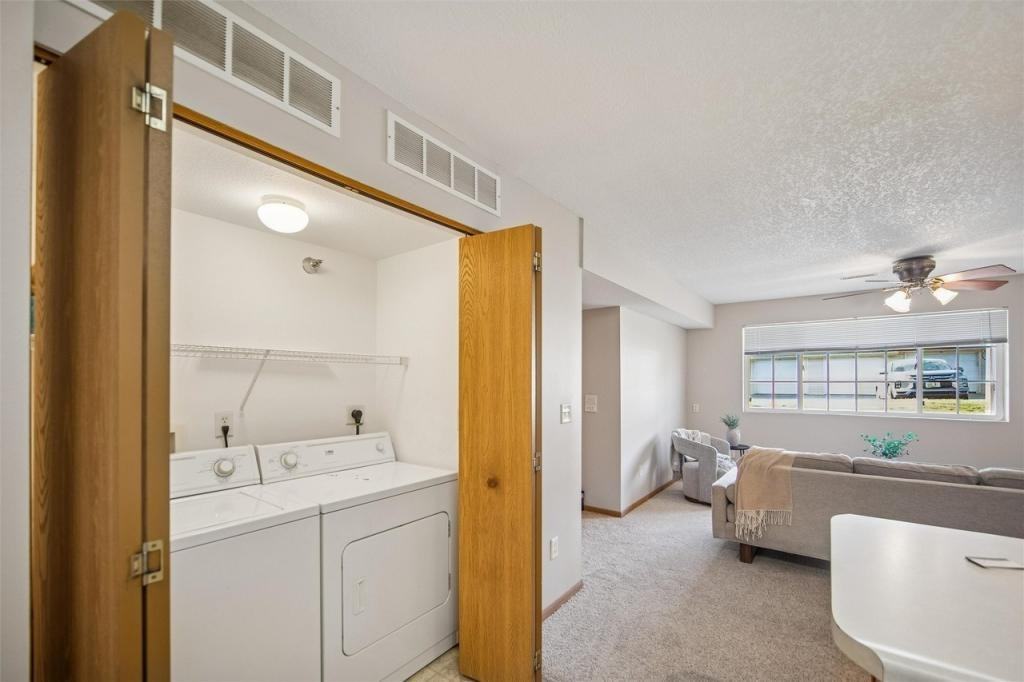 5916 Sutton Pl - Photo 5 of 7