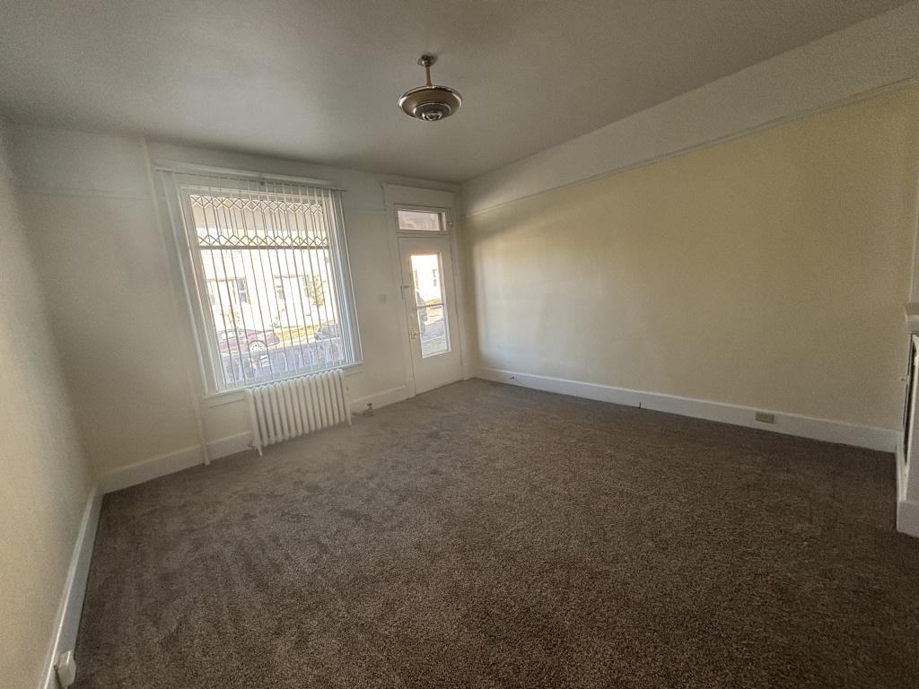 538 W Broadway St - Photo 3 of 12