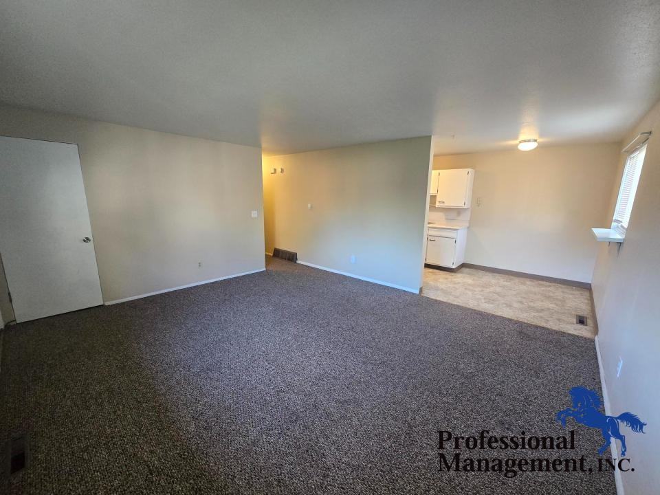 823 Avenue C - Photo 2 of 7