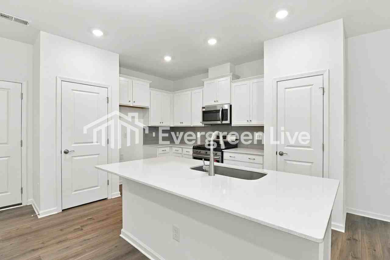257 Fourth St - Photo 2 of 12