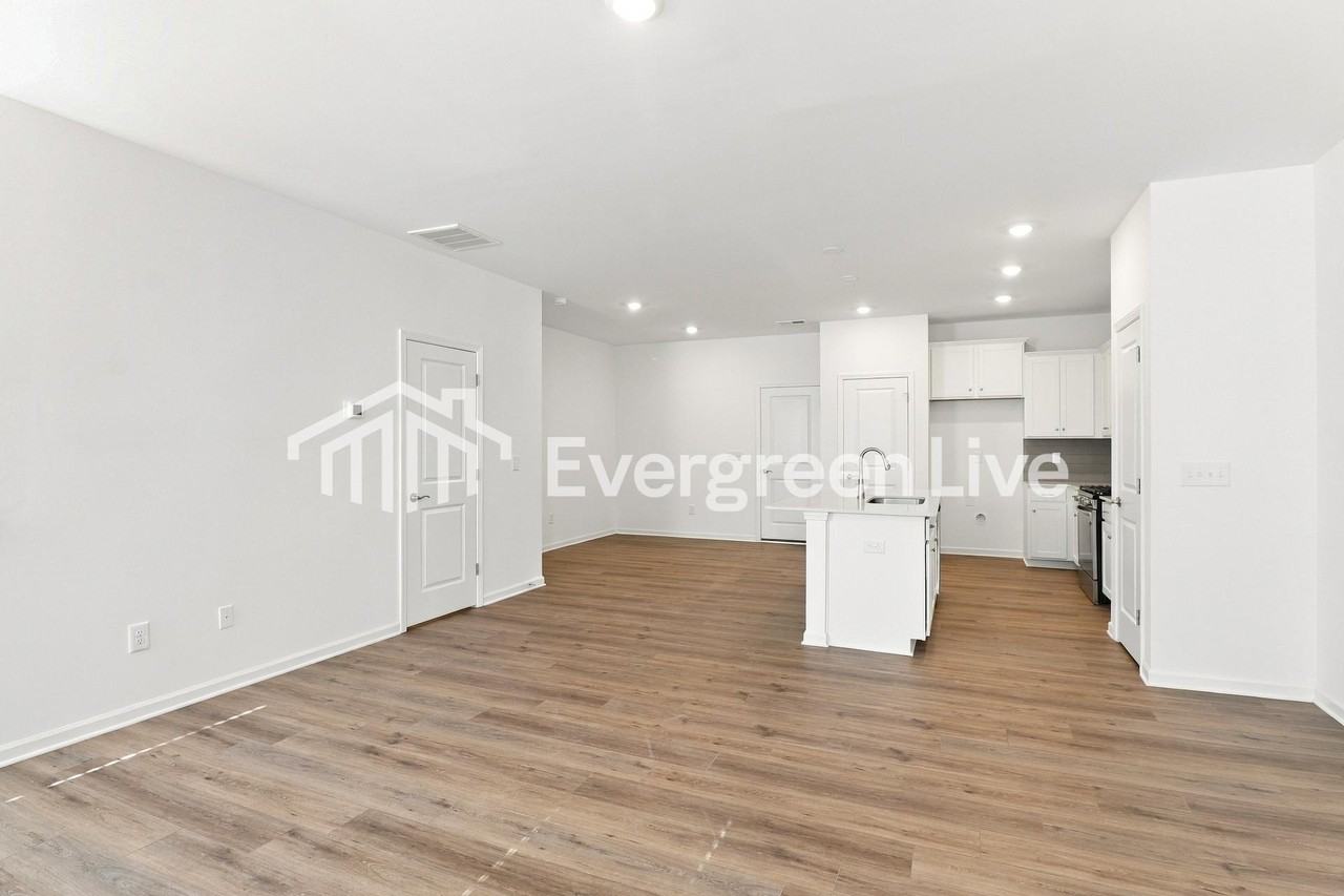 257 Fourth St - Photo 3 of 12