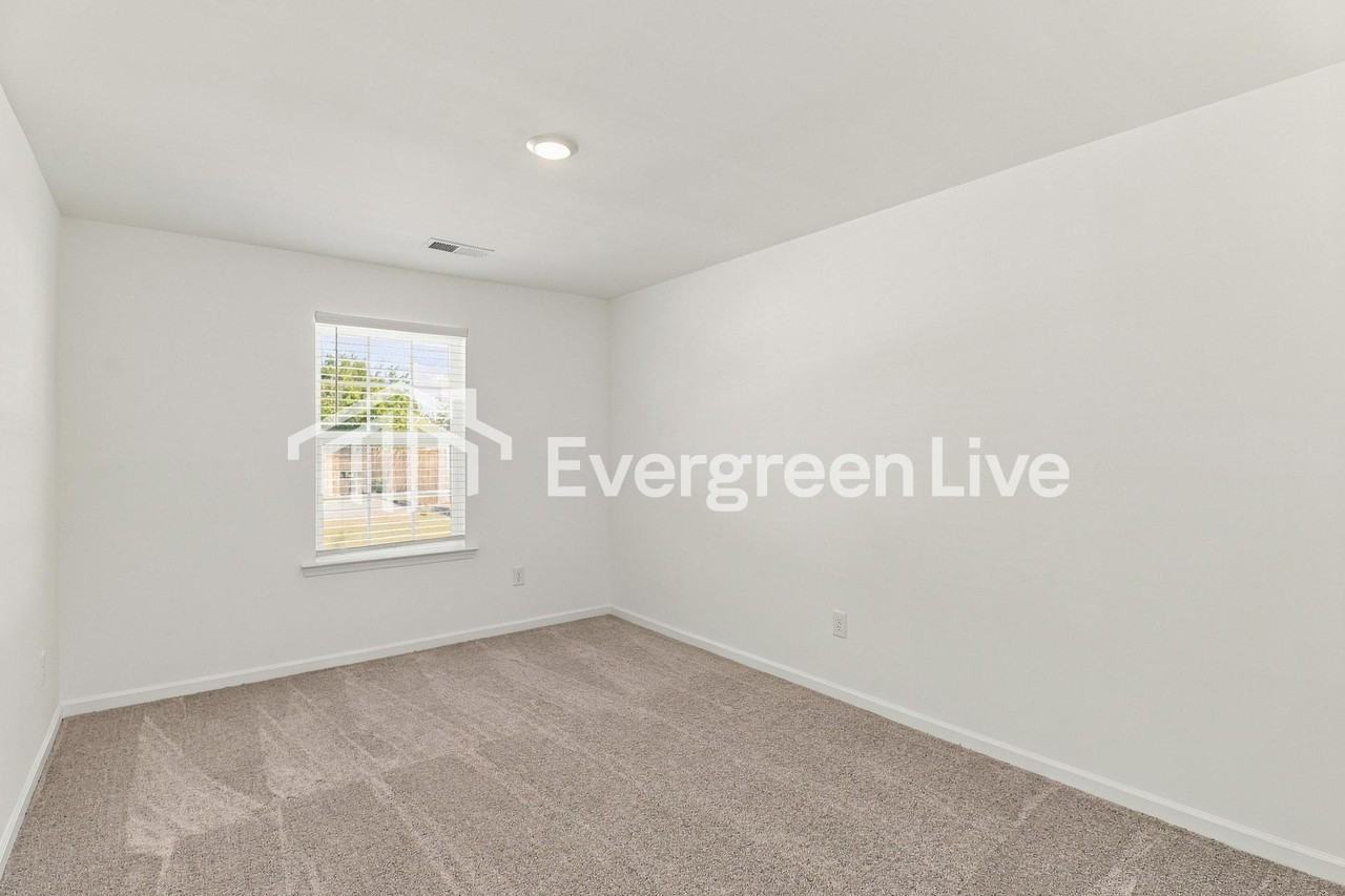 257 Fourth St - Photo 5 of 12