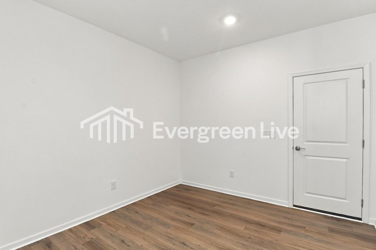 257 Fourth St - Photo 6 of 12