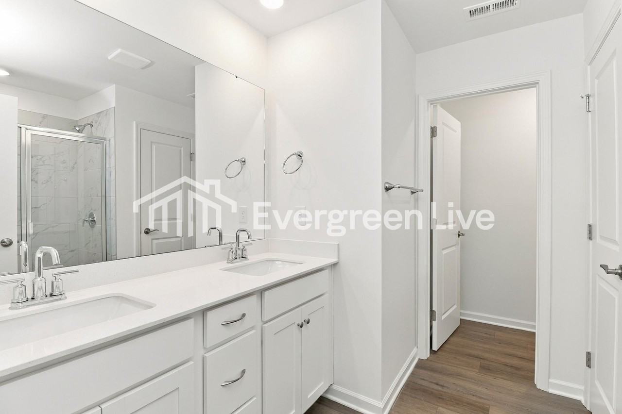 257 Fourth St - Photo 7 of 12