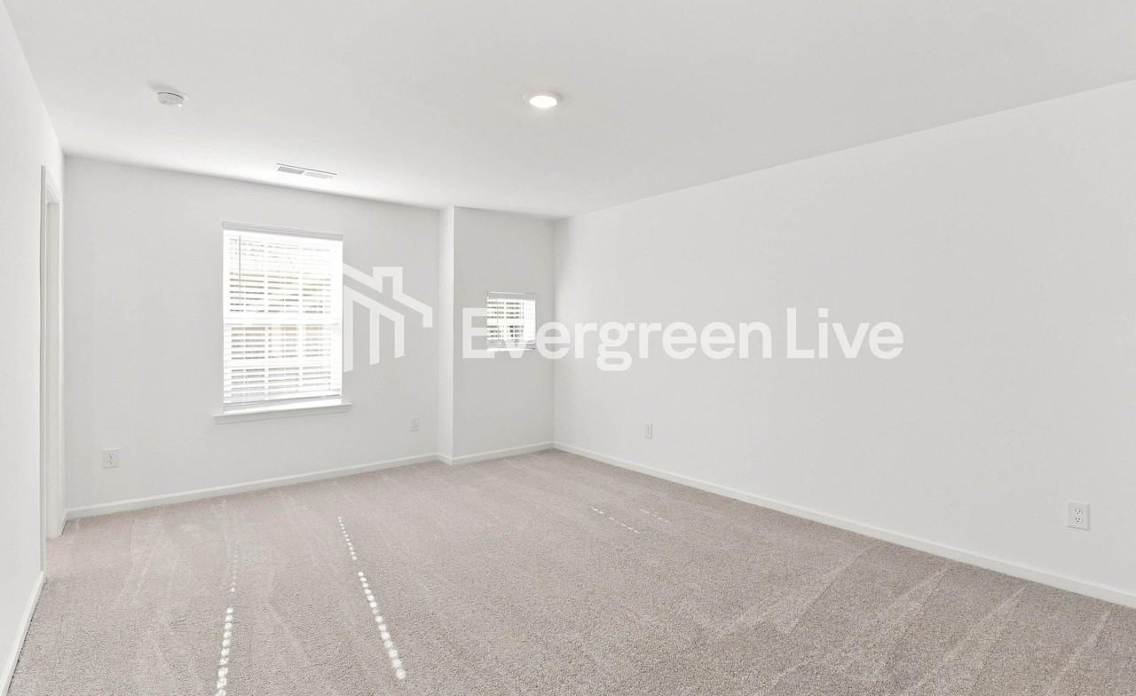 273 Fourth St - Photo 5 of 12