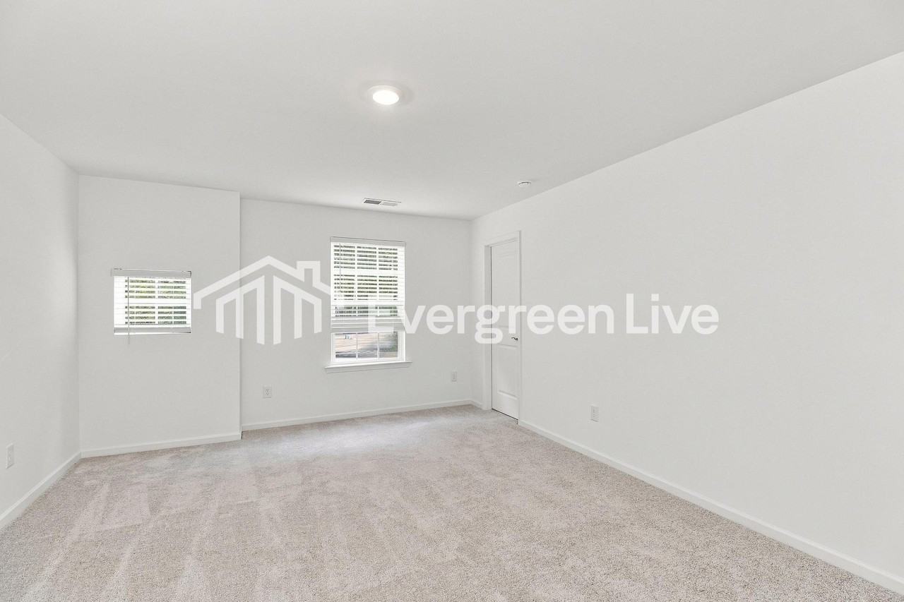 285 Fourth St - Photo 5 of 12