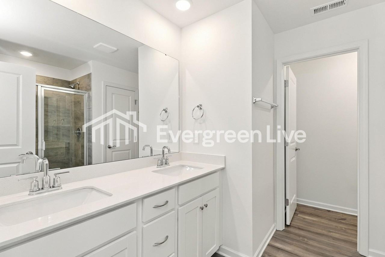 285 Fourth St - Photo 6 of 12