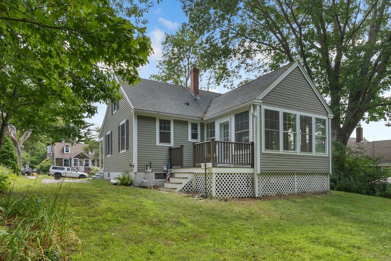 31 Longfellow Dr - Photo 2 of 11