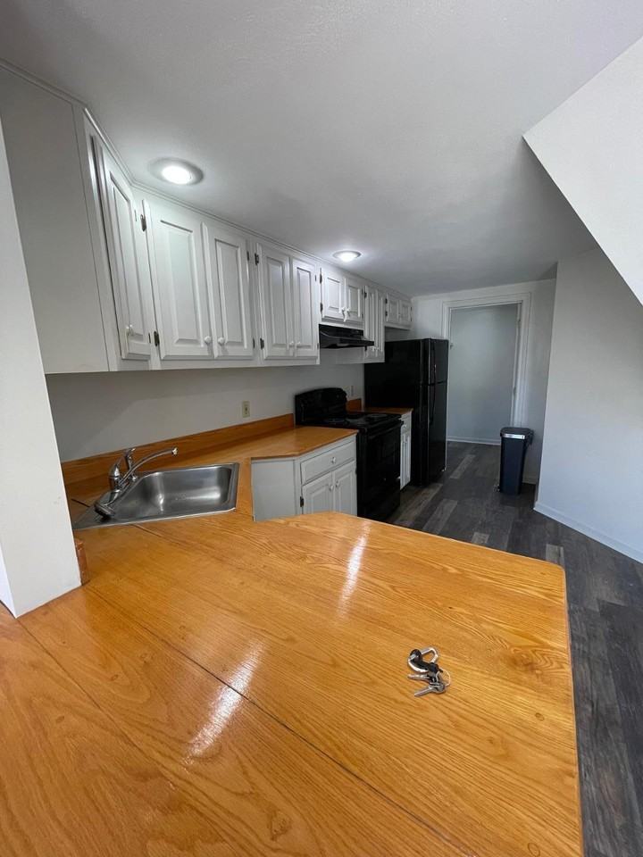 6 Kings Hwy S #A - Photo 2 of 10