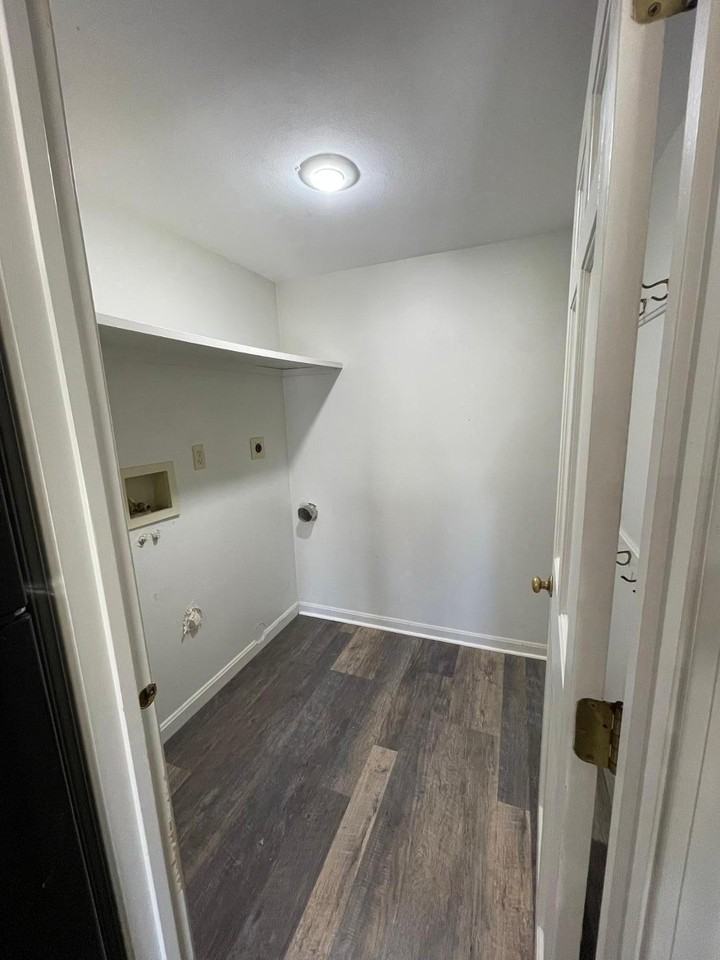 6 Kings Hwy S #A - Photo 5 of 10