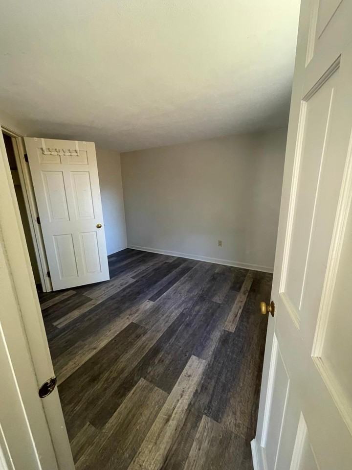 6 Kings Hwy S #A - Photo 7 of 10