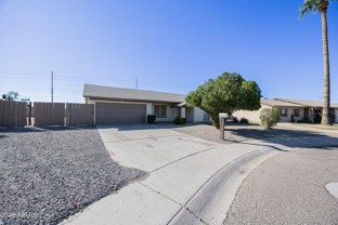 715 W Renee Dr - Photo 1 of 1