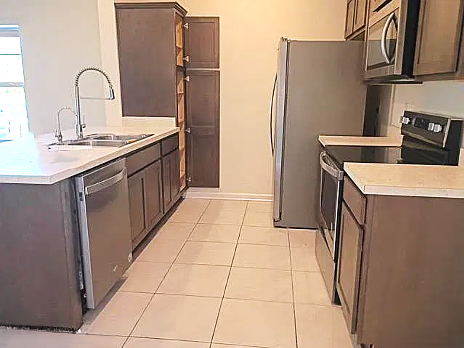 86616 Mainline Rd - Photo 3 of 6