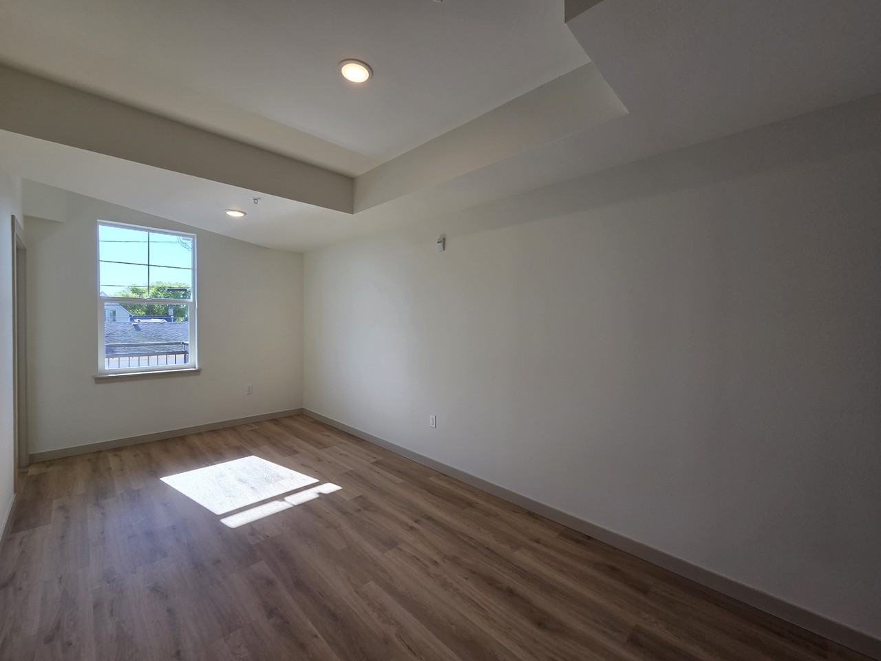 120 E St #204 - Photo 3 of 4
