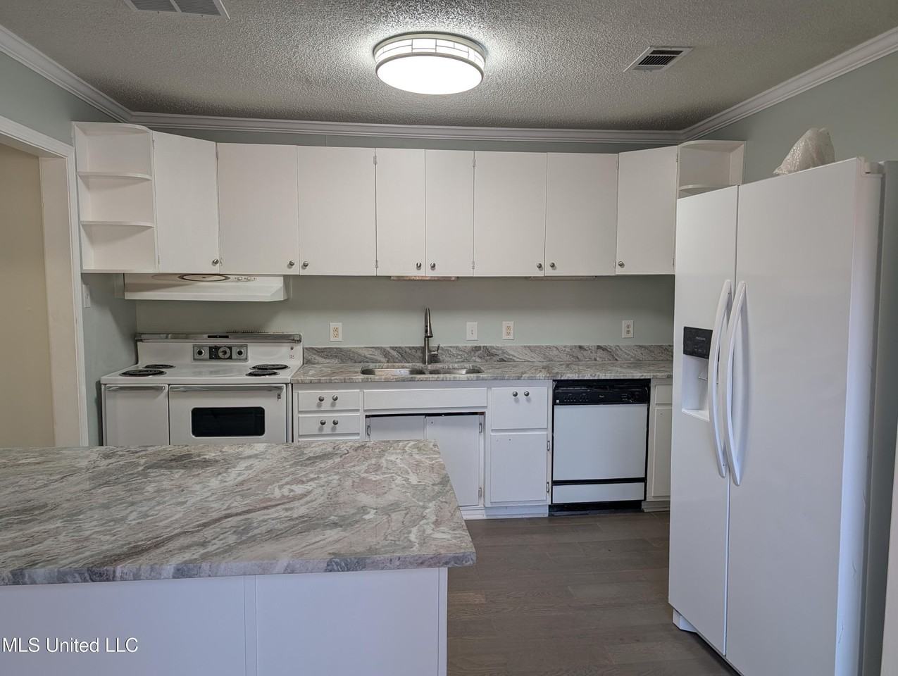 2302 Wilson Ave - Photo 5 of 21