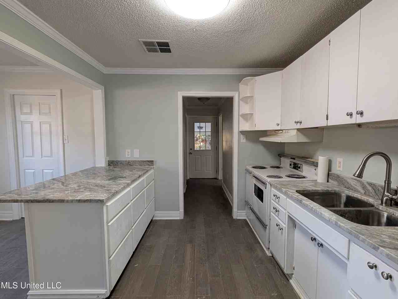 2302 Wilson Ave - Photo 6 of 21